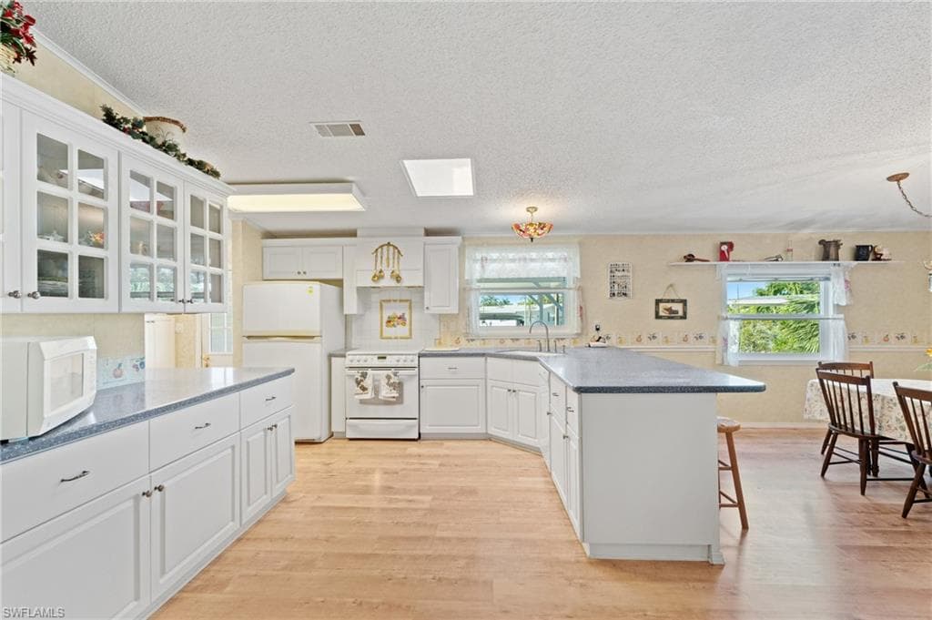 278 Riverwood Rd, Naples, FL 34114-3