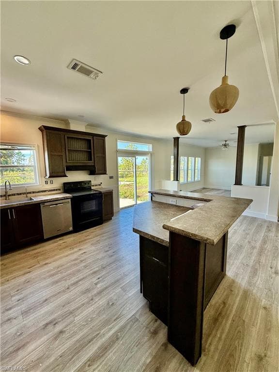 4660 43rd Ave NE, Naples, FL 34120-9