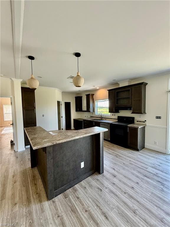4660 43rd Ave NE, Naples, FL 34120-23