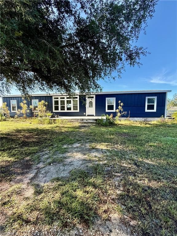 4660 43rd Ave NE, Naples, FL 34120-27