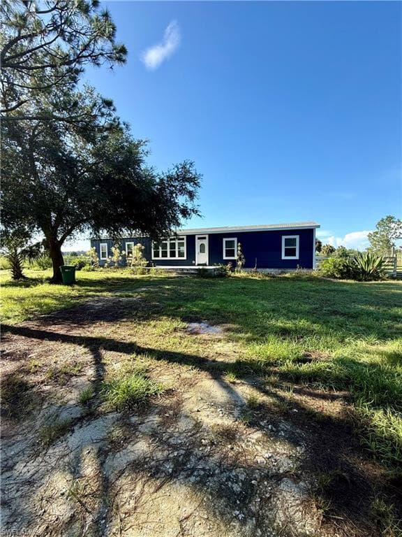 4660 43rd Ave NE, Naples, FL 34120-28