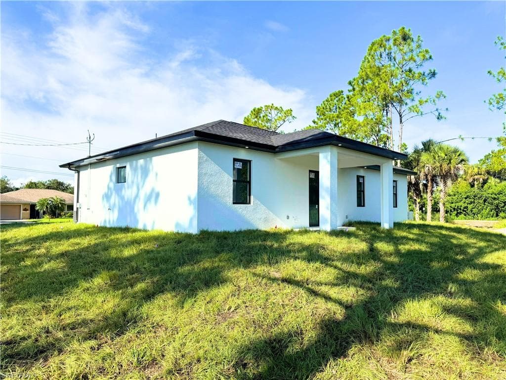 103 6th St, Lehigh Acres, FL 33972-29