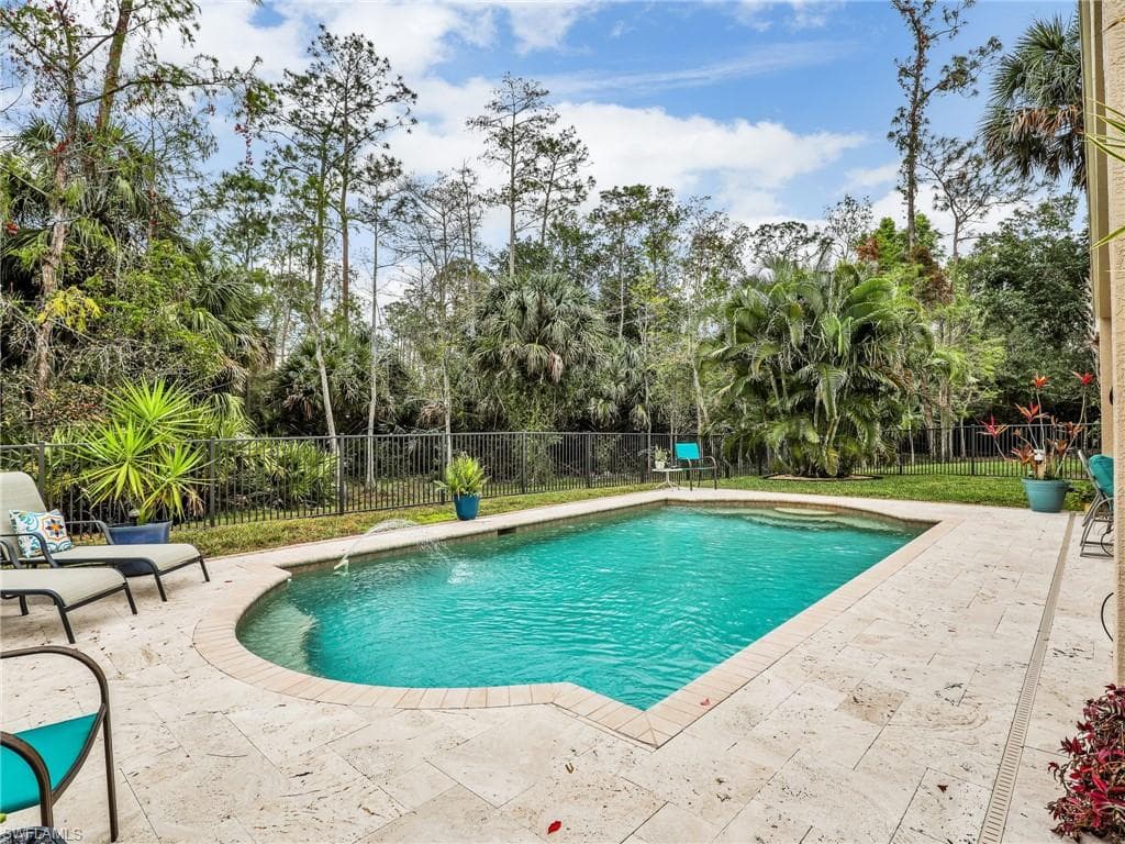 2446 Butterfly Palm Dr, Naples, FL 34119-2