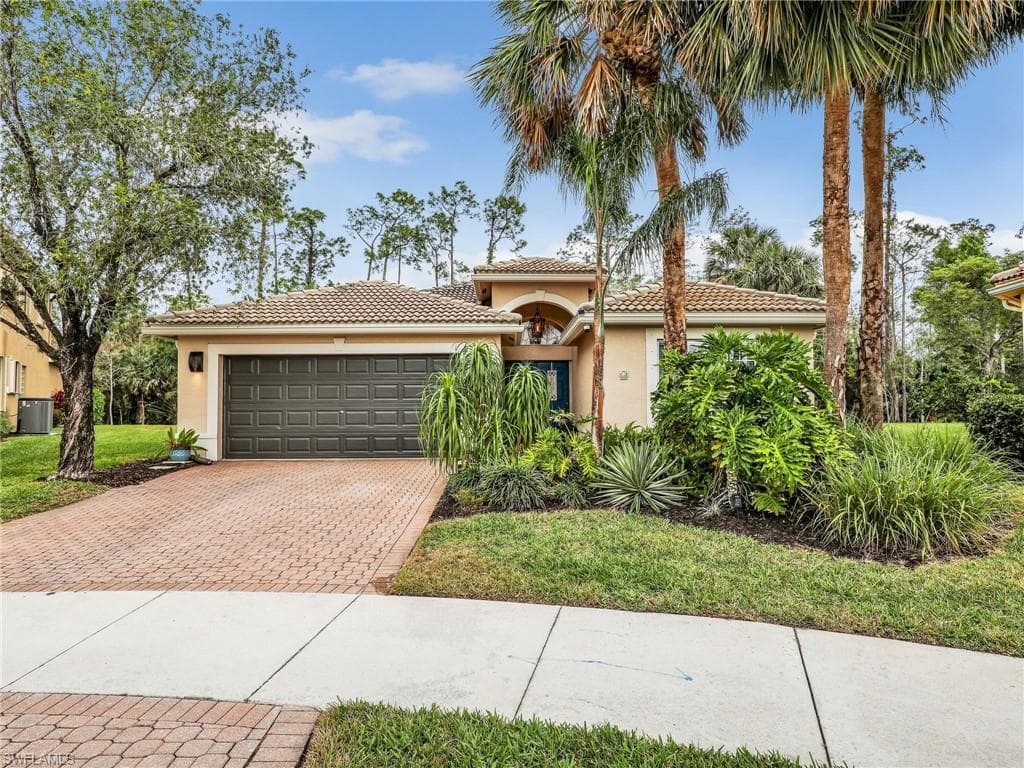 2446 Butterfly Palm Dr, Naples, FL 34119-3
