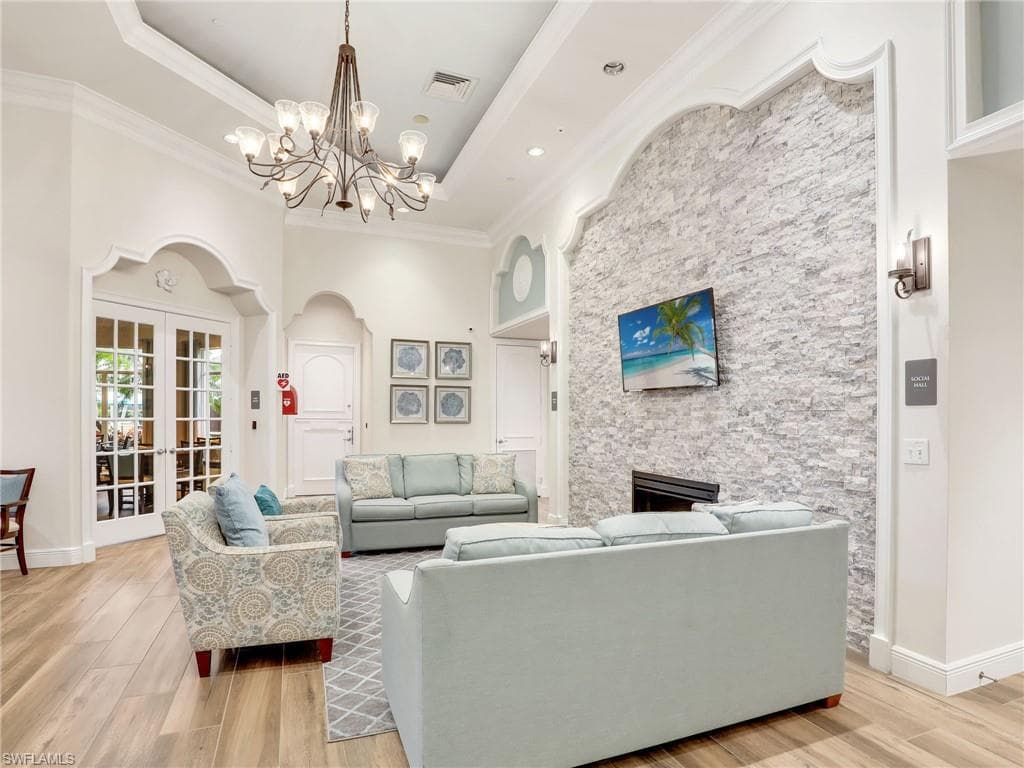 2446 Butterfly Palm Dr, Naples, FL 34119-45
