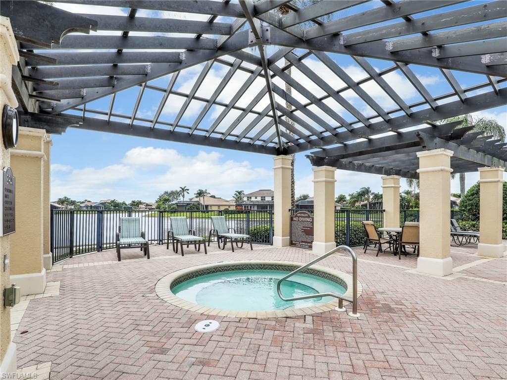 2446 Butterfly Palm Dr, Naples, FL 34119-51
