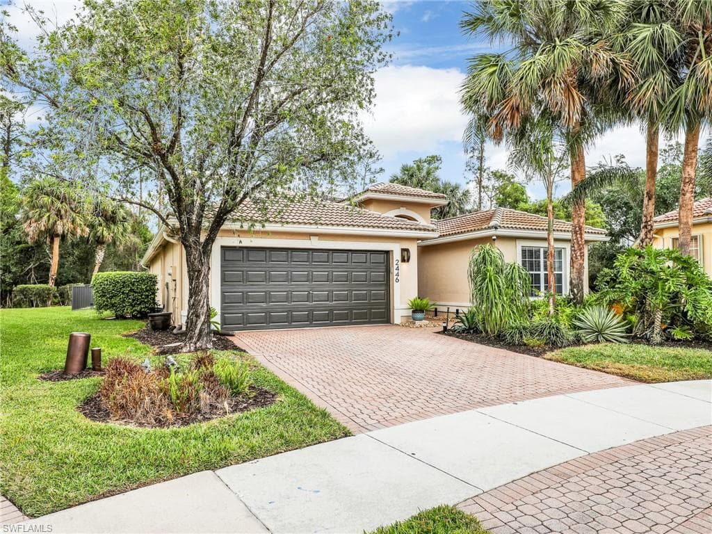2446 Butterfly Palm Dr, Naples, FL 34119-6