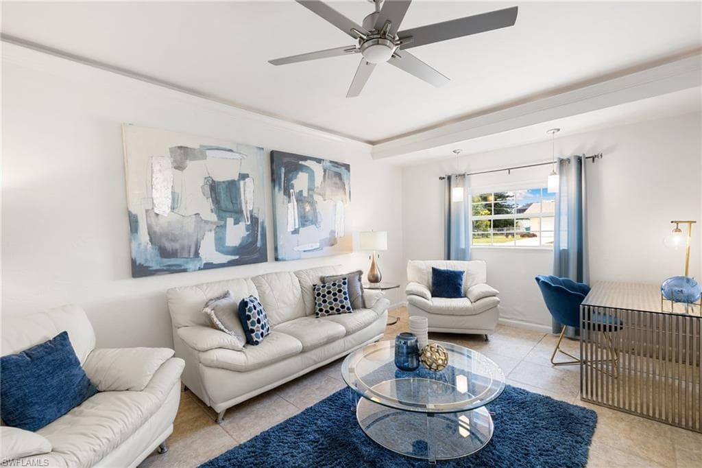 702 107th Ave N, Naples, FL 34108-9