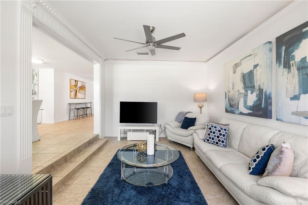 702 107th Ave N, Naples, FL 34108-10
