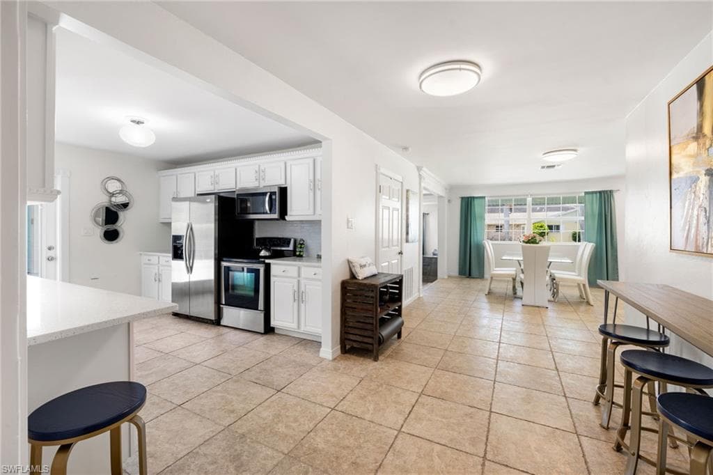 702 107th Ave N, Naples, FL 34108-18
