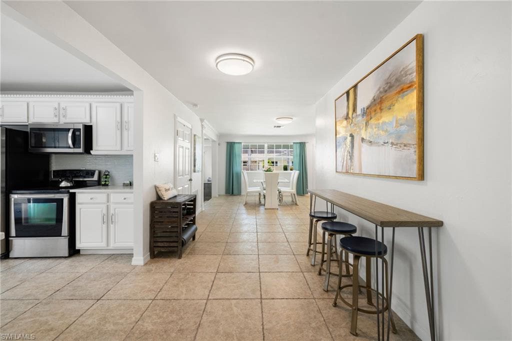 702 107th Ave N, Naples, FL 34108-19