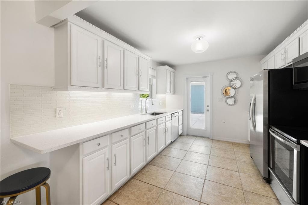 702 107th Ave N, Naples, FL 34108-21