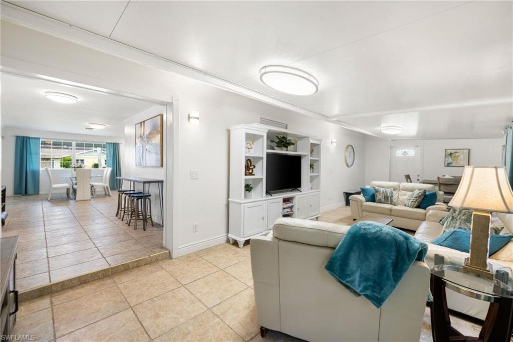 702 107th Ave N, Naples, FL 34108-26