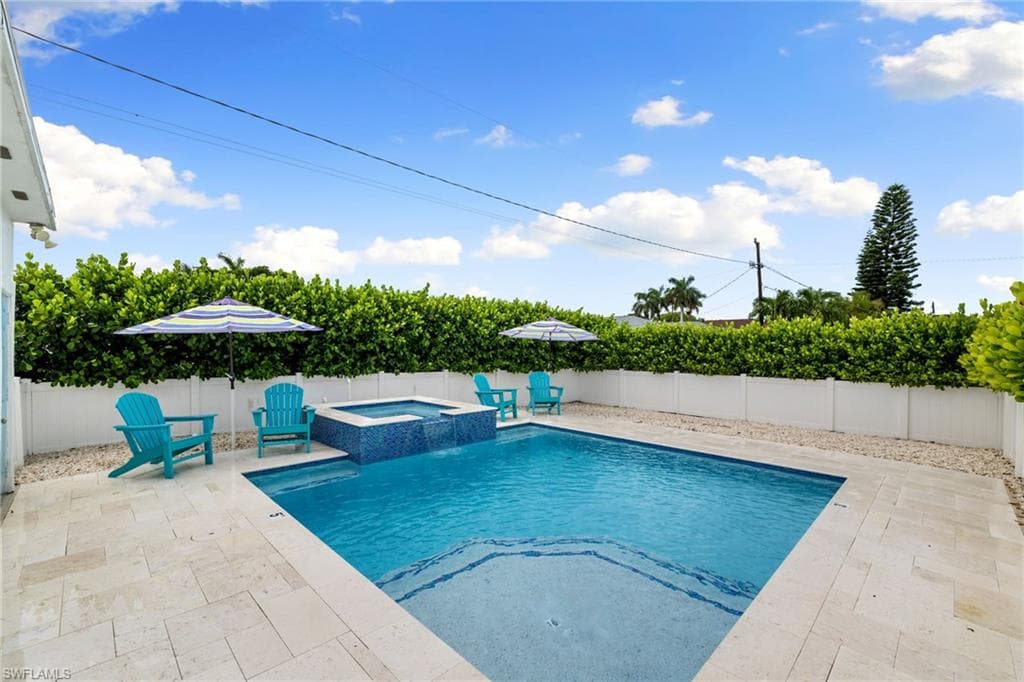 702 107th Ave N, Naples, FL 34108-29