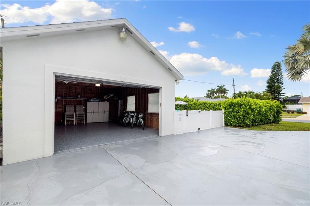 702 107th Ave N, Naples, FL 34108-36