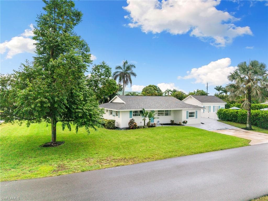 702 107th Ave N, Naples, FL 34108-41