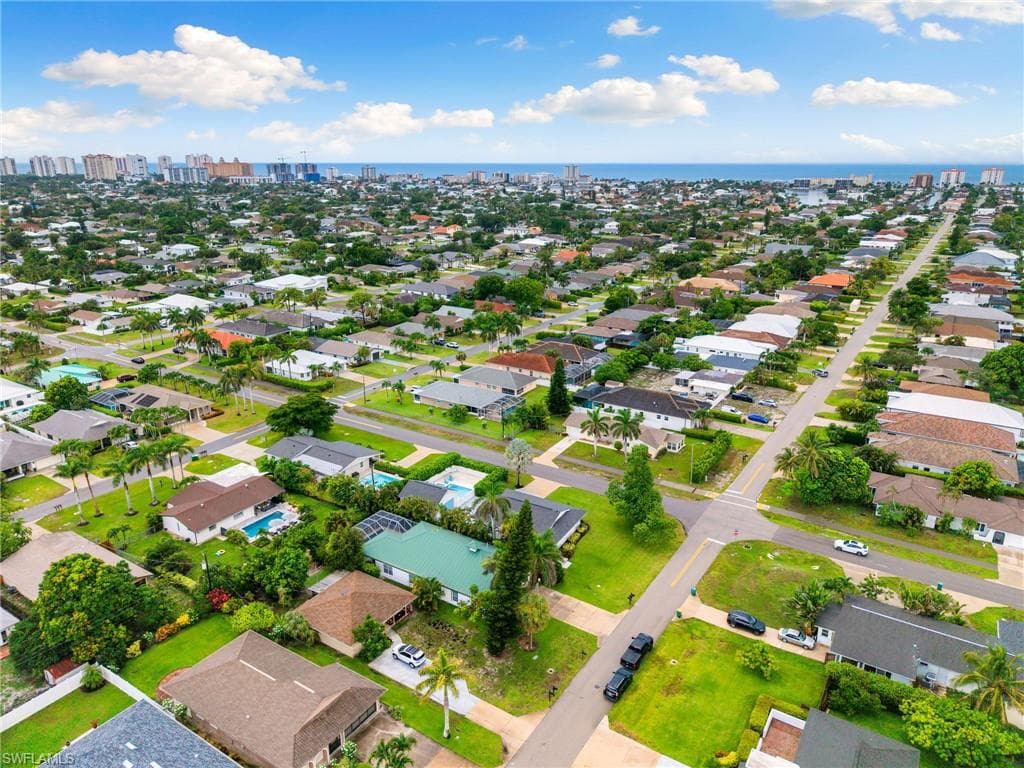 702 107th Ave N, Naples, FL 34108-45