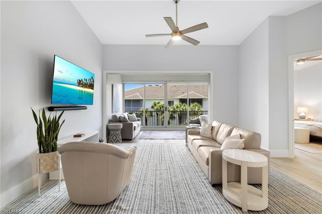 831 Sailaway Ln 202, Naples, FL 34108-9