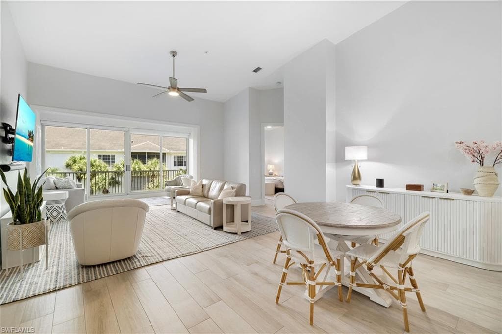 831 Sailaway Ln 202, Naples, FL 34108-11