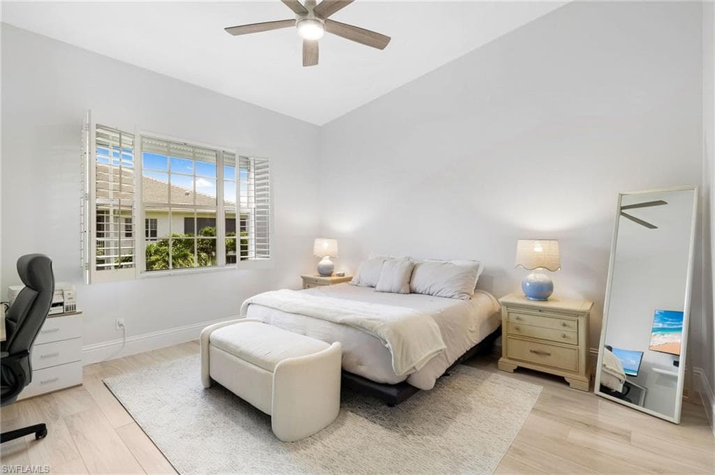 831 Sailaway Ln 202, Naples, FL 34108-14
