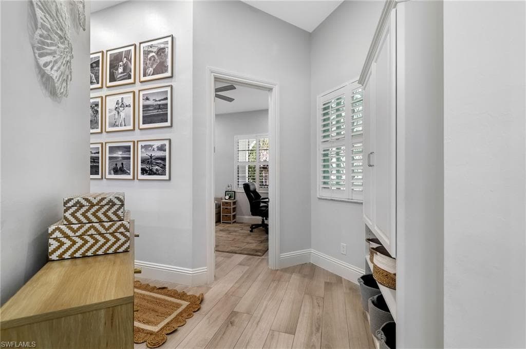 831 Sailaway Ln 202, Naples, FL 34108-21