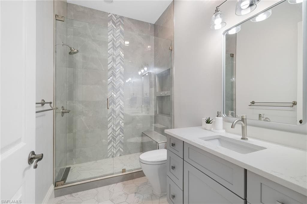 831 Sailaway Ln 202, Naples, FL 34108-25