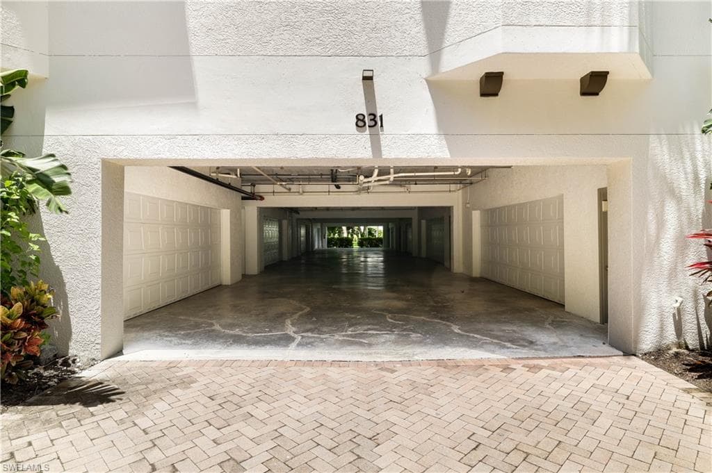 831 Sailaway Ln 202, Naples, FL 34108-33