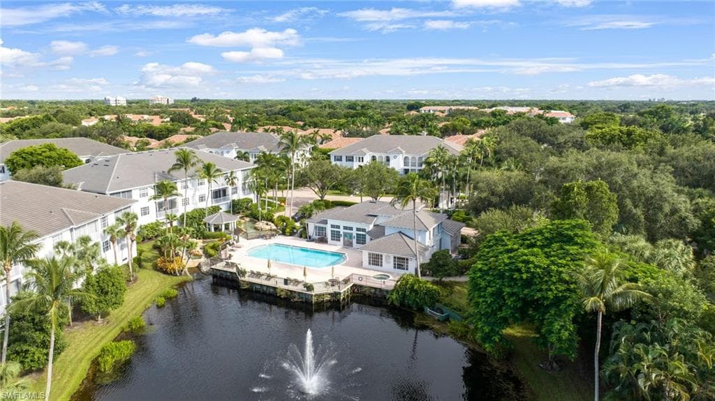 831 Sailaway Ln 202, Naples, FL 34108-34