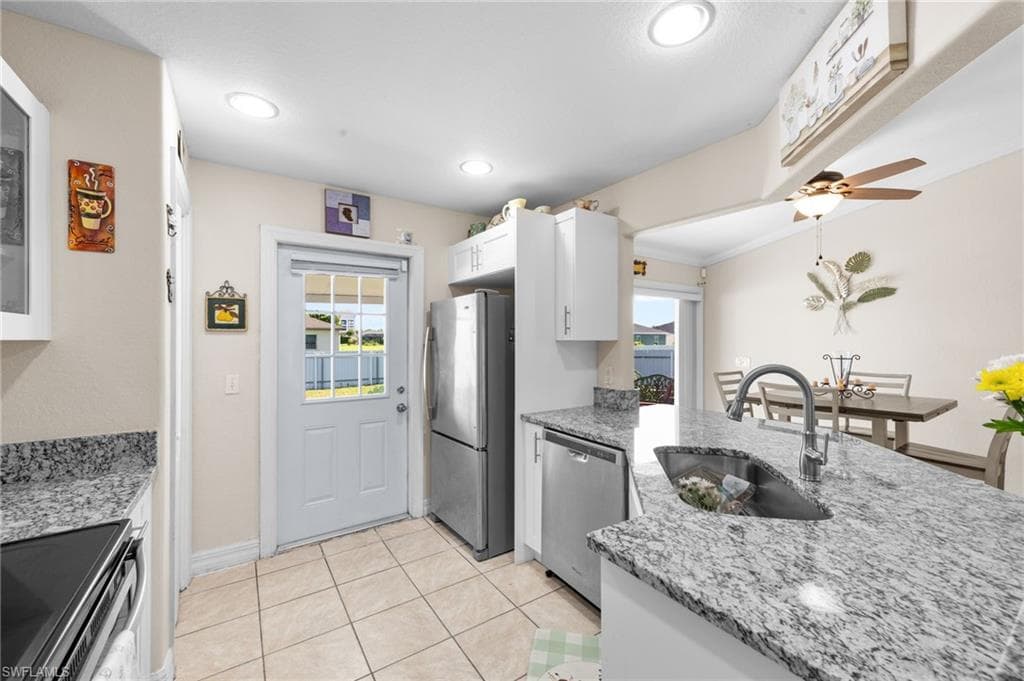 1731 Trafalgar Pkwy, Cape Coral, FL 33991-10