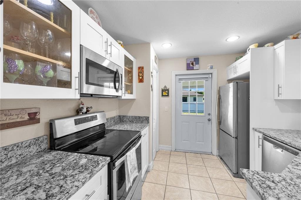1731 Trafalgar Pkwy, Cape Coral, FL 33991-11