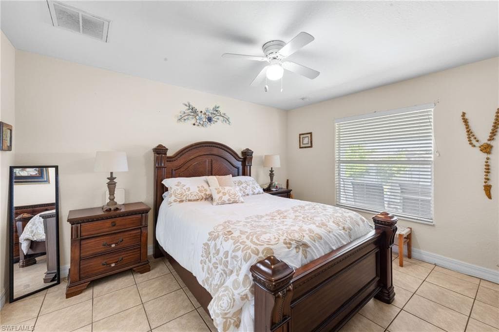 1731 Trafalgar Pkwy, Cape Coral, FL 33991-16