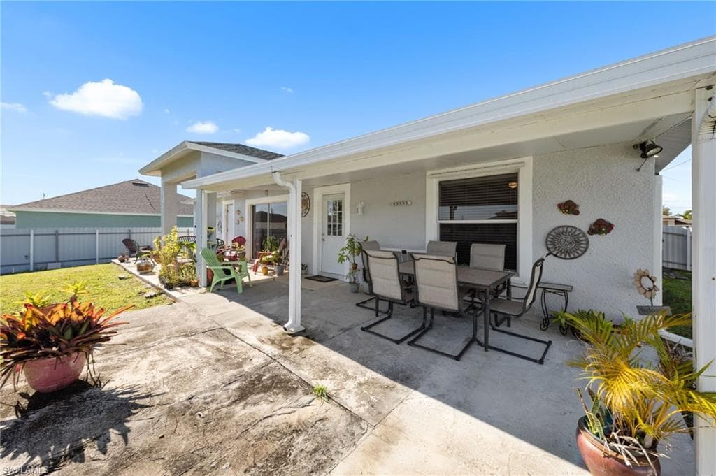 1731 Trafalgar Pkwy, Cape Coral, FL 33991-24