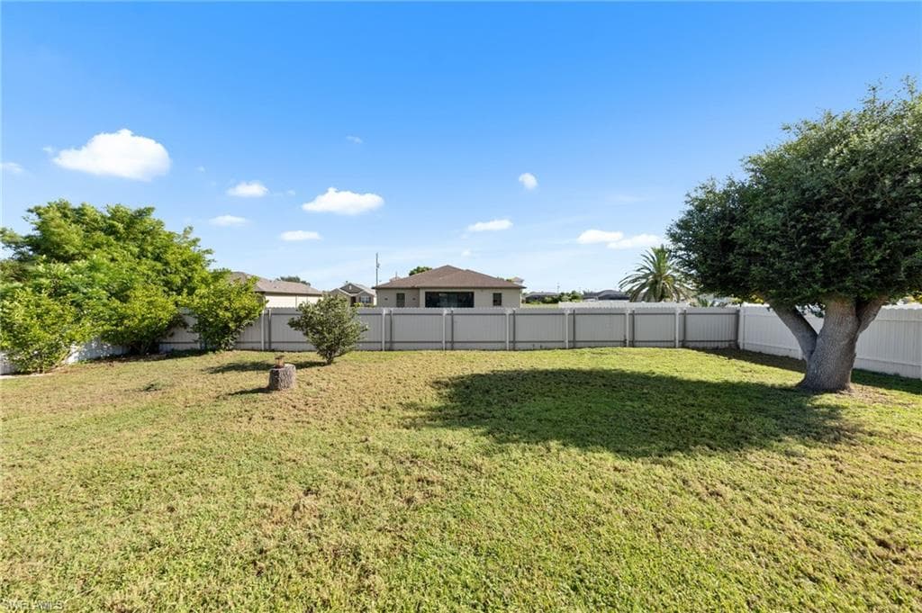 1731 Trafalgar Pkwy, Cape Coral, FL 33991-28