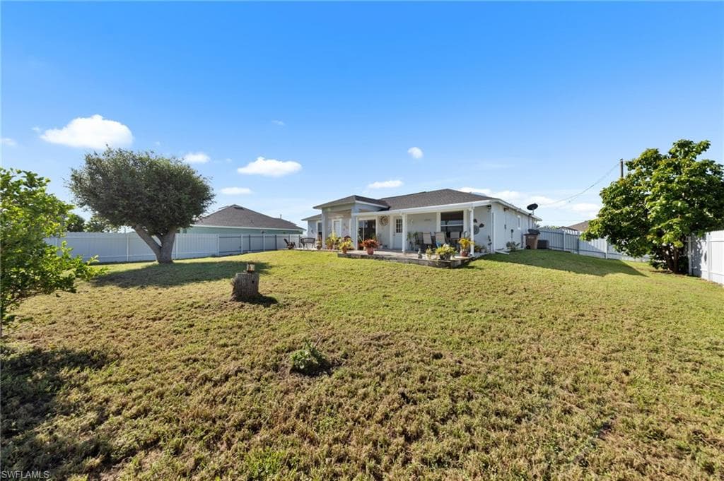 1731 Trafalgar Pkwy, Cape Coral, FL 33991-30