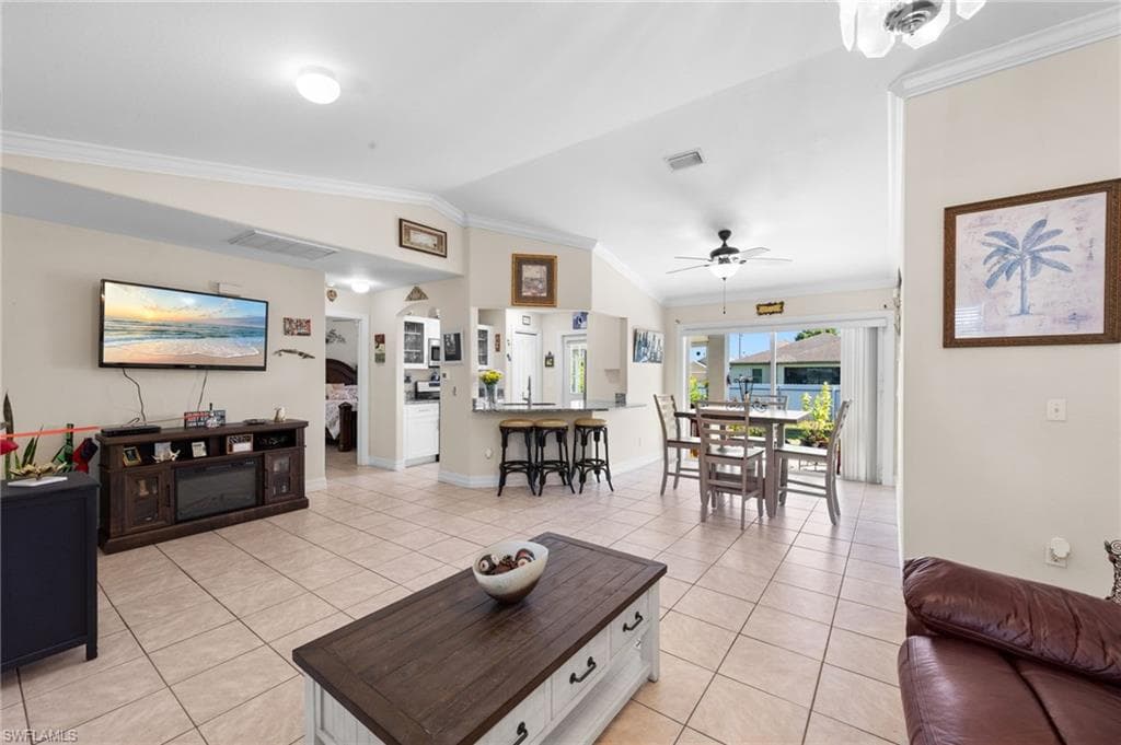 1731 Trafalgar Pkwy, Cape Coral, FL 33991-6
