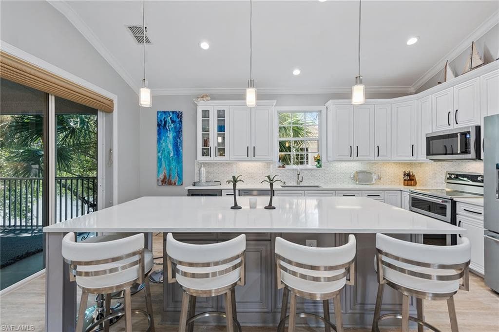 4710 Shinnecock Hills Ct 202, Naples, FL 34112-10