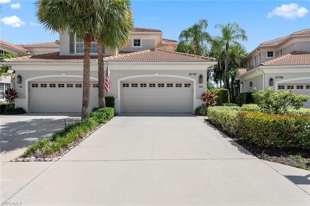 4710 Shinnecock Hills Ct 202, Naples, FL 34112-1