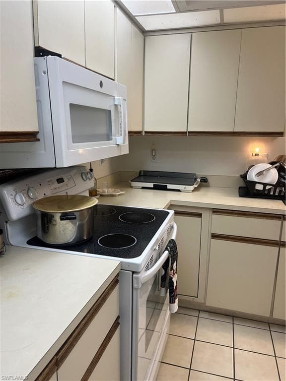 3311 25th Ave SW, Naples, FL 34117-13