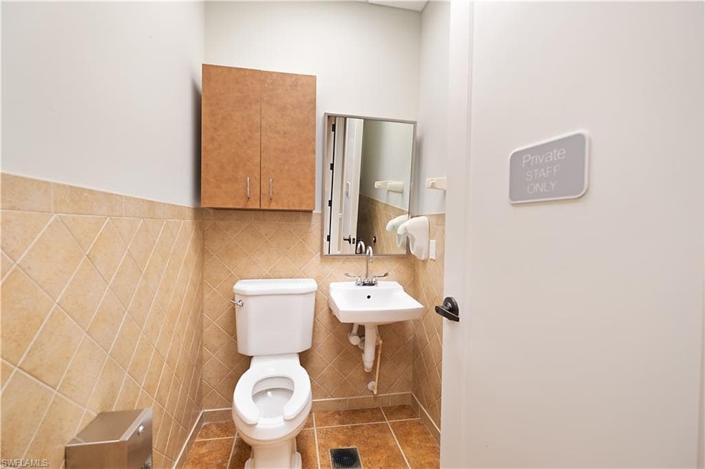 3021 Airport Rd N 103, Naples, FL 34105-45