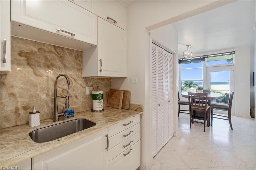 220 Seaview Ct 405, Marco Island, FL 34145-13