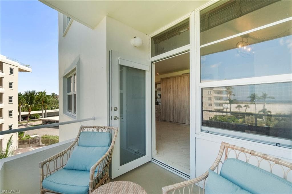 220 Seaview Ct 405, Marco Island, FL 34145-20