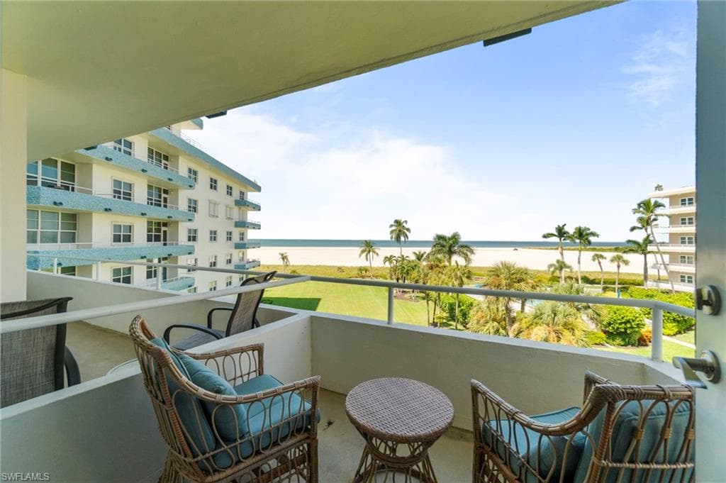 220 Seaview Ct 405, Marco Island, FL 34145-21
