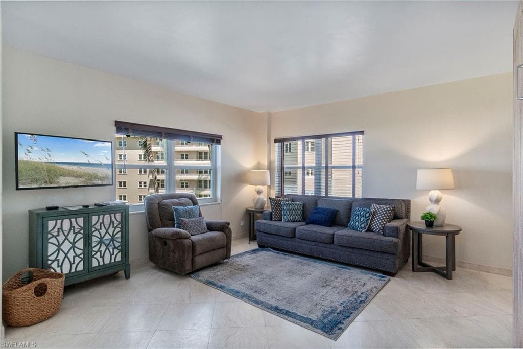 220 Seaview Ct 405, Marco Island, FL 34145-5