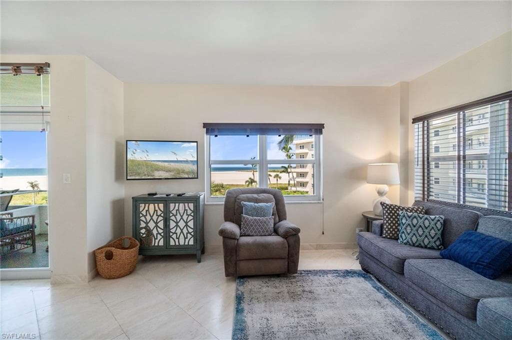 220 Seaview Ct 405, Marco Island, FL 34145-7