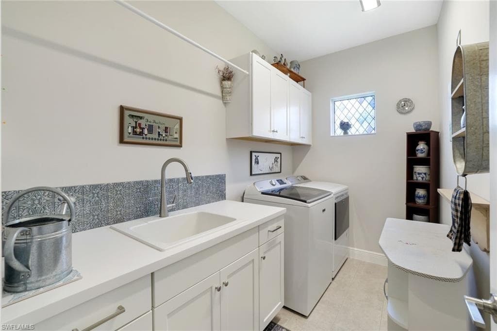 4691 Centaurus Cir, Naples, FL 34120-16