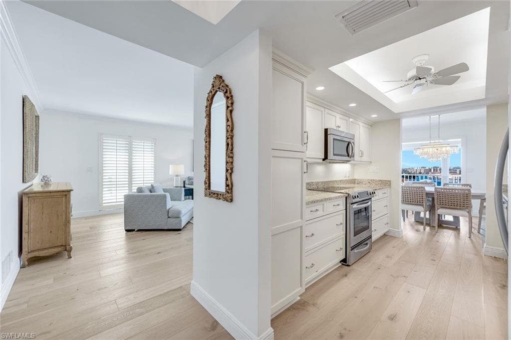 250 Park Shore Dr 601, Naples, FL 34103-9
