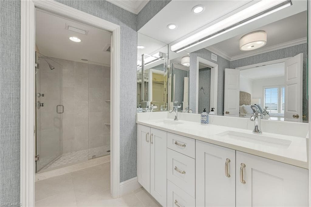 250 Park Shore Dr 601, Naples, FL 34103-13
