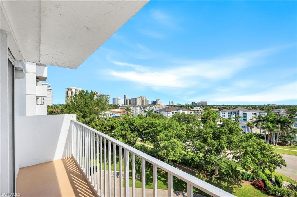 250 Park Shore Dr 601, Naples, FL 34103-14