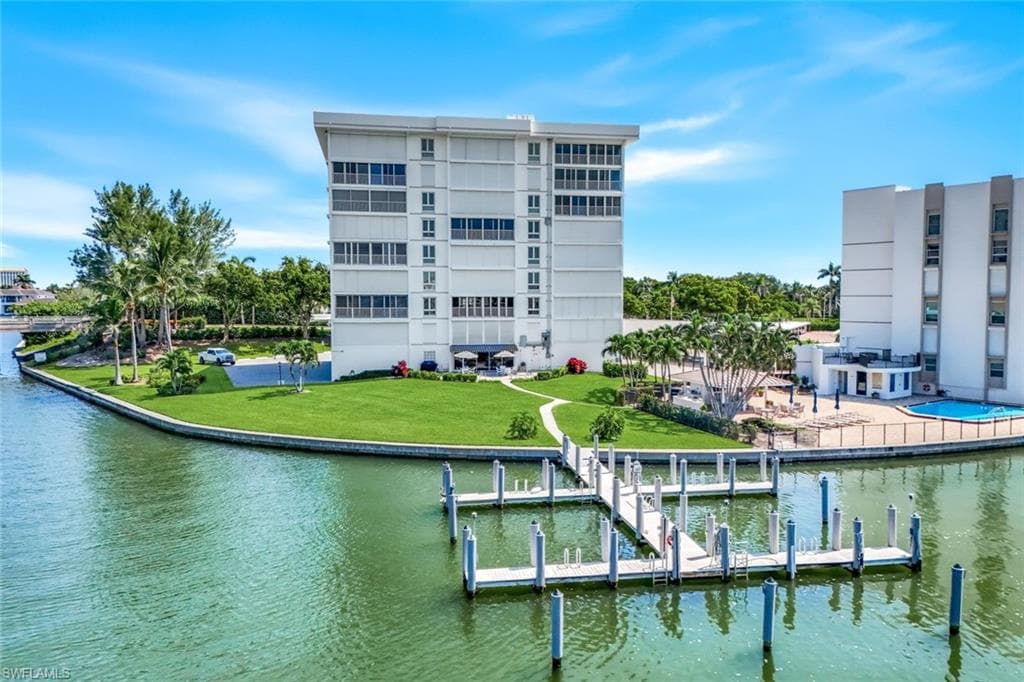 250 Park Shore Dr 601, Naples, FL 34103-19