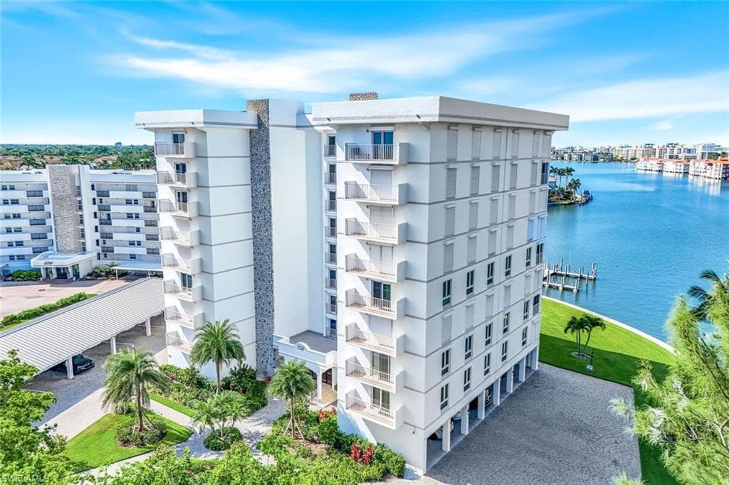 250 Park Shore Dr 601, Naples, FL 34103-20